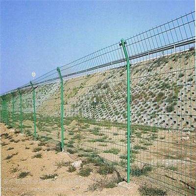 守護安全與邊界 鐵絲防護網、道路護欄網與鋼絲網圍欄的應用與選擇